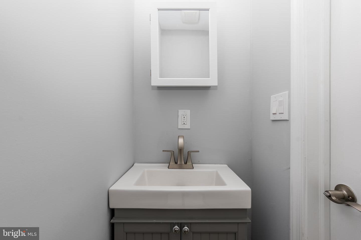 1401 18TH PL SE, WASHINGTON, District Of Columbia 20020, 4 Bedrooms Bedrooms, ,2 BathroomsBathrooms,Residential,For sale,1401 18TH PL SE,DCDC2228034 MLS # DCDC2228034 1401 18TH PL SE, WASHINGTON, District Of Columbia 20020, 4 Bedrooms Bedrooms, ,2 BathroomsBathrooms,Residential,For sale,1401 18TH PL SE,DCDC2228034 MLS # DCDC2228034