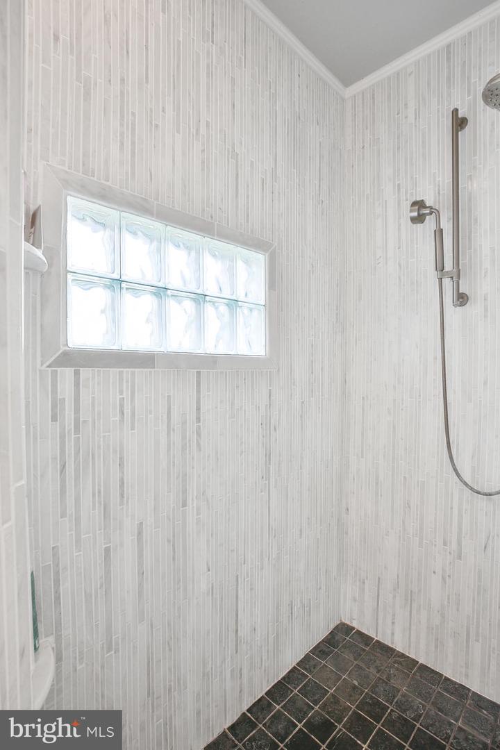 36789 SNICKERSVILLE TPKE, PURCELLVILLE, Virginia 20132, 4 Bedrooms Bedrooms, ,6 BathroomsBathrooms,Residential,For sale,36789 SNICKERSVILLE TPKE,VALO2110582 MLS # VALO2110582