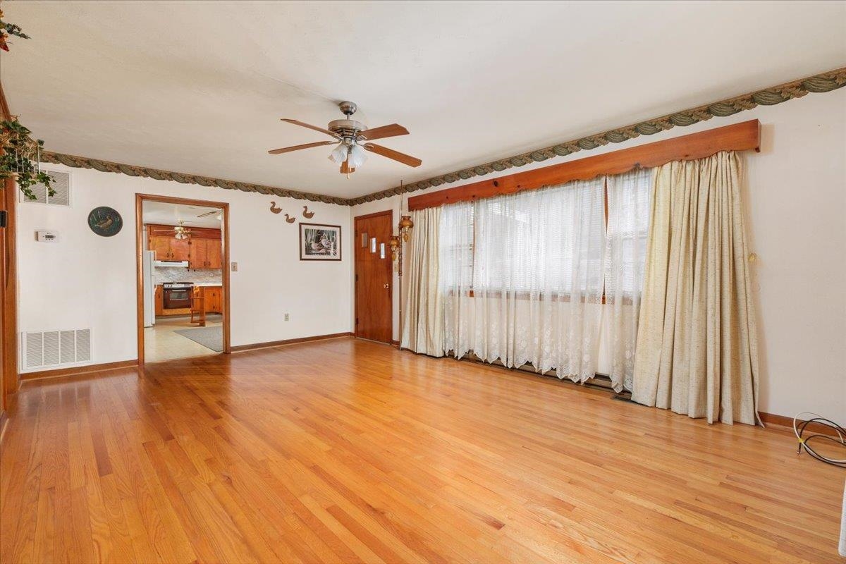 16 SUNDANCE RETREAT LN, NEW MARKET, Virginia 22844, 3 Bedrooms Bedrooms, ,2 BathroomsBathrooms,Residential,16 SUNDANCE RETREAT LN,672721 MLS # 672721