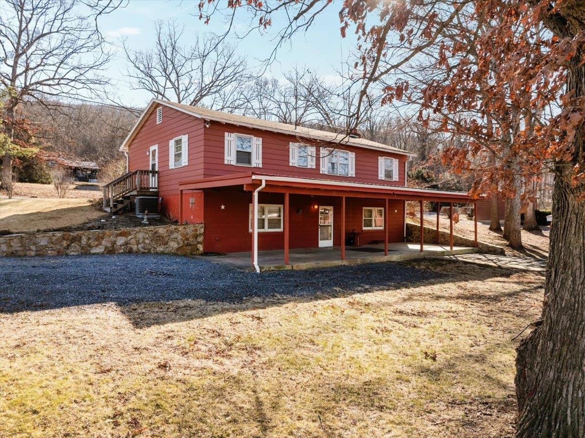 16 SUNDANCE RETREAT LN, NEW MARKET, Virginia 22844, 3 Bedrooms Bedrooms, ,2 BathroomsBathrooms,Residential,16 SUNDANCE RETREAT LN,672721 MLS # 672721