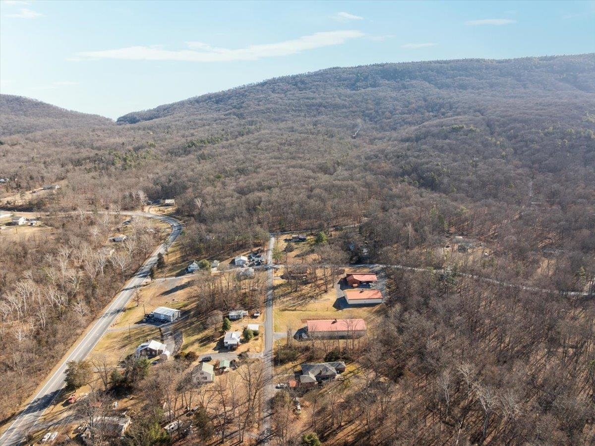 16 SUNDANCE RETREAT LN, NEW MARKET, Virginia 22844, 3 Bedrooms Bedrooms, ,2 BathroomsBathrooms,Residential,16 SUNDANCE RETREAT LN,672721 MLS # 672721