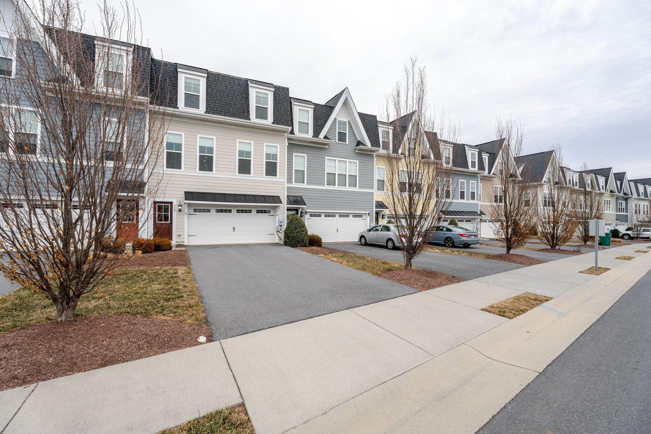 3207 CHARLESTON BLVD, ROCKINGHAM, Virginia 22801, 3 Bedrooms Bedrooms, ,2 BathroomsBathrooms,Residential,3207 CHARLESTON BLVD,672724 MLS # 672724