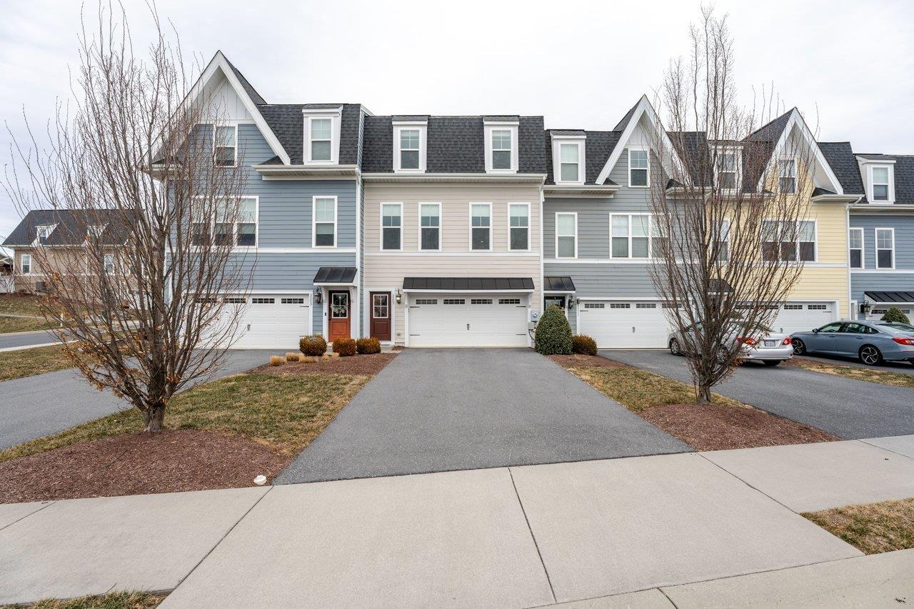 3207 CHARLESTON BLVD, ROCKINGHAM, Virginia 22801, 3 Bedrooms Bedrooms, ,2 BathroomsBathrooms,Residential,3207 CHARLESTON BLVD,672724 MLS # 672724