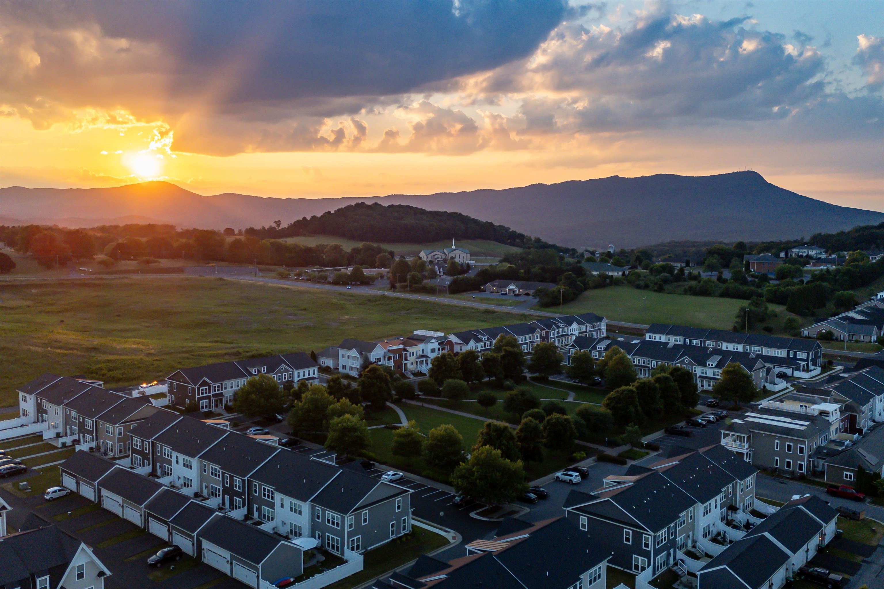 3207 CHARLESTON BLVD, ROCKINGHAM, Virginia 22801, 3 Bedrooms Bedrooms, ,2 BathroomsBathrooms,Residential,3207 CHARLESTON BLVD,672724 MLS # 672724