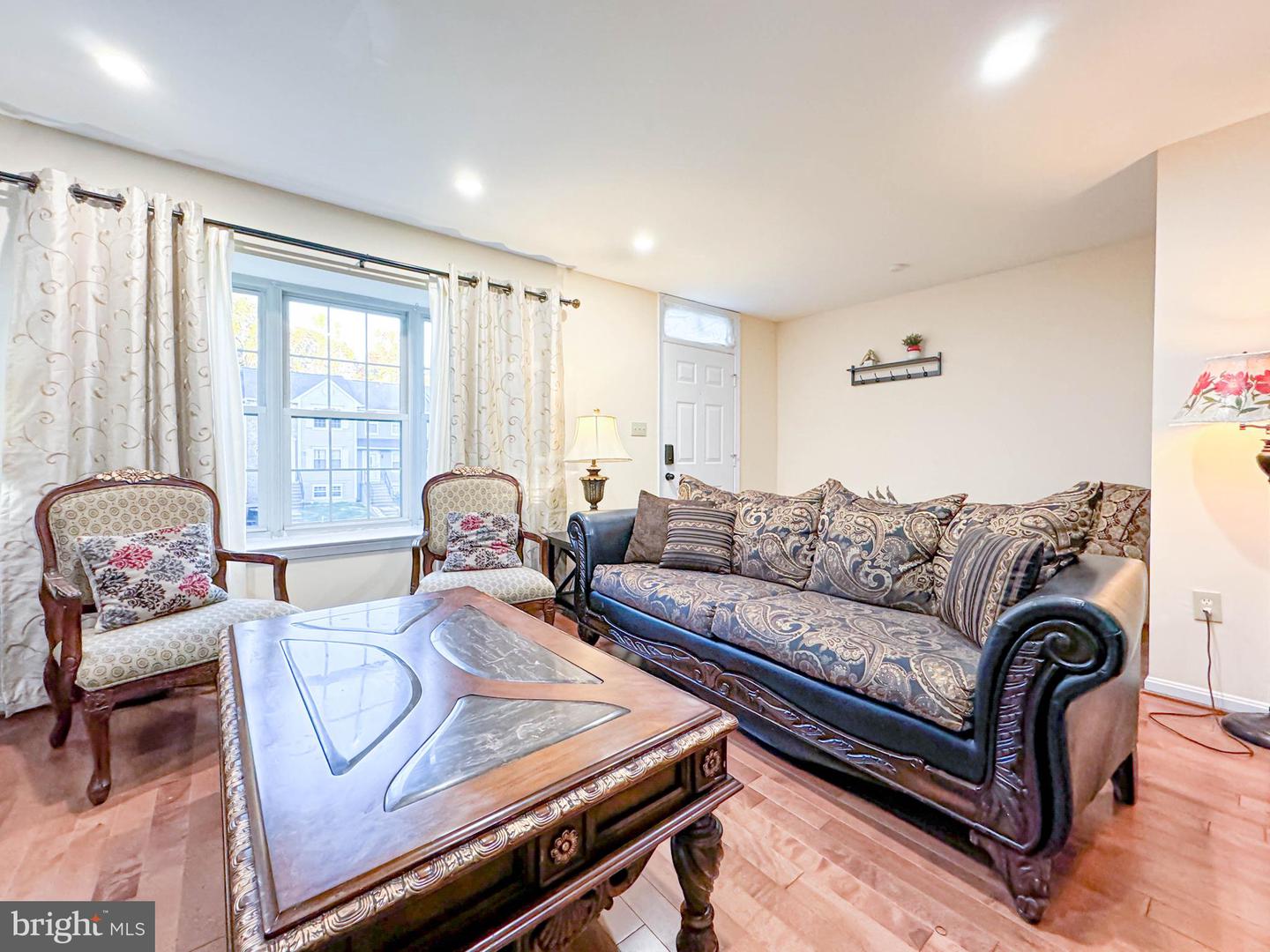 14212 SAVANNAH DR, WOODBRIDGE, Virginia 22193, 3 Bedrooms Bedrooms, ,2 BathroomsBathrooms,Residential,For sale,14212 SAVANNAH DR,VAPW2107662 MLS # VAPW2107662