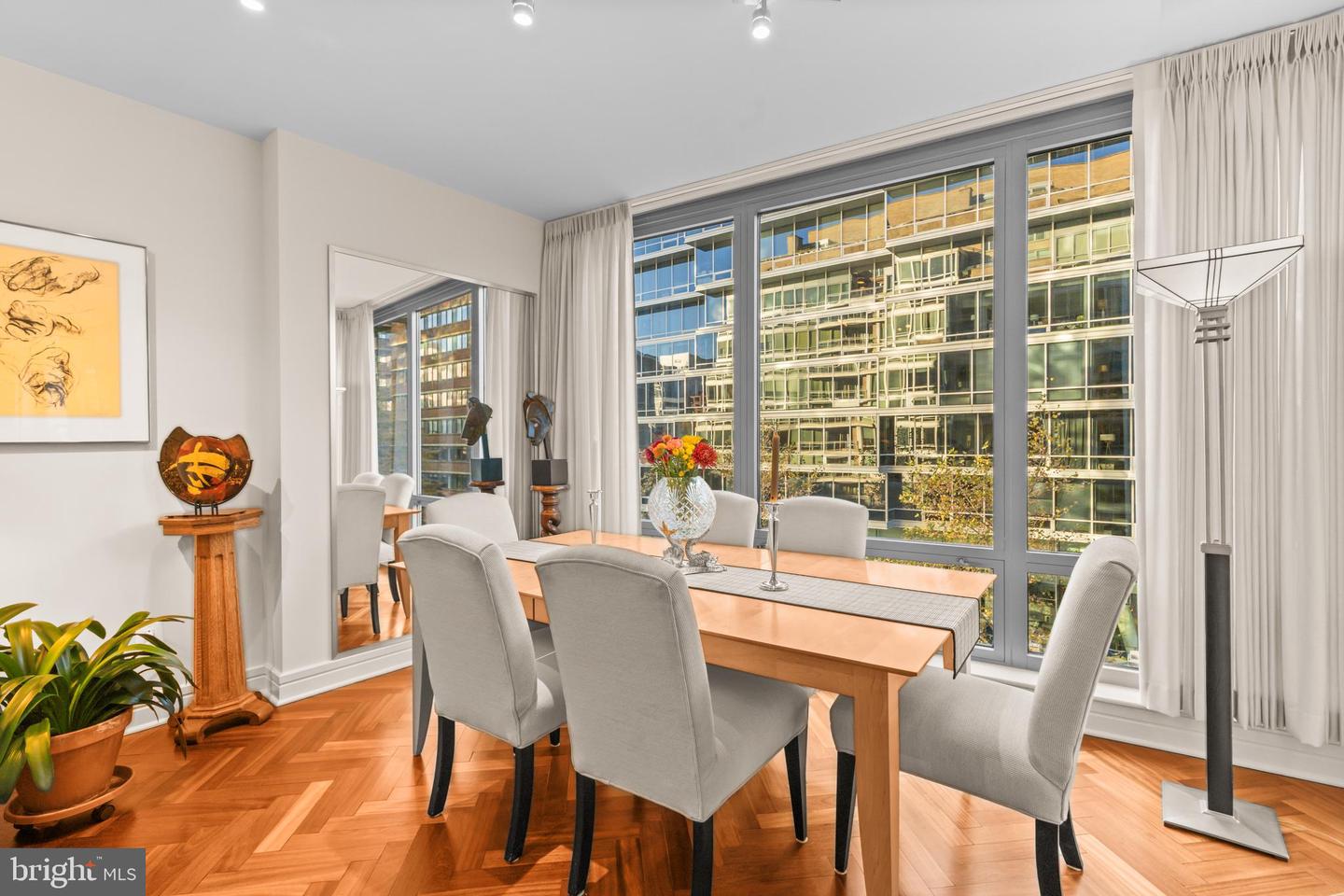 1111 23RD ST NW #4G, WASHINGTON, District Of Columbia 20037, 2 Bedrooms Bedrooms, ,2 BathroomsBathrooms,Residential,For sale,1111 23RD ST NW #4G,DCDC2232414 MLS # DCDC2232414 1111 23RD ST NW #4G, WASHINGTON, District Of Columbia 20037, 2 Bedrooms Bedrooms, ,2 BathroomsBathrooms,Residential,For sale,1111 23RD ST NW #4G,DCDC2232414 MLS # DCDC2232414