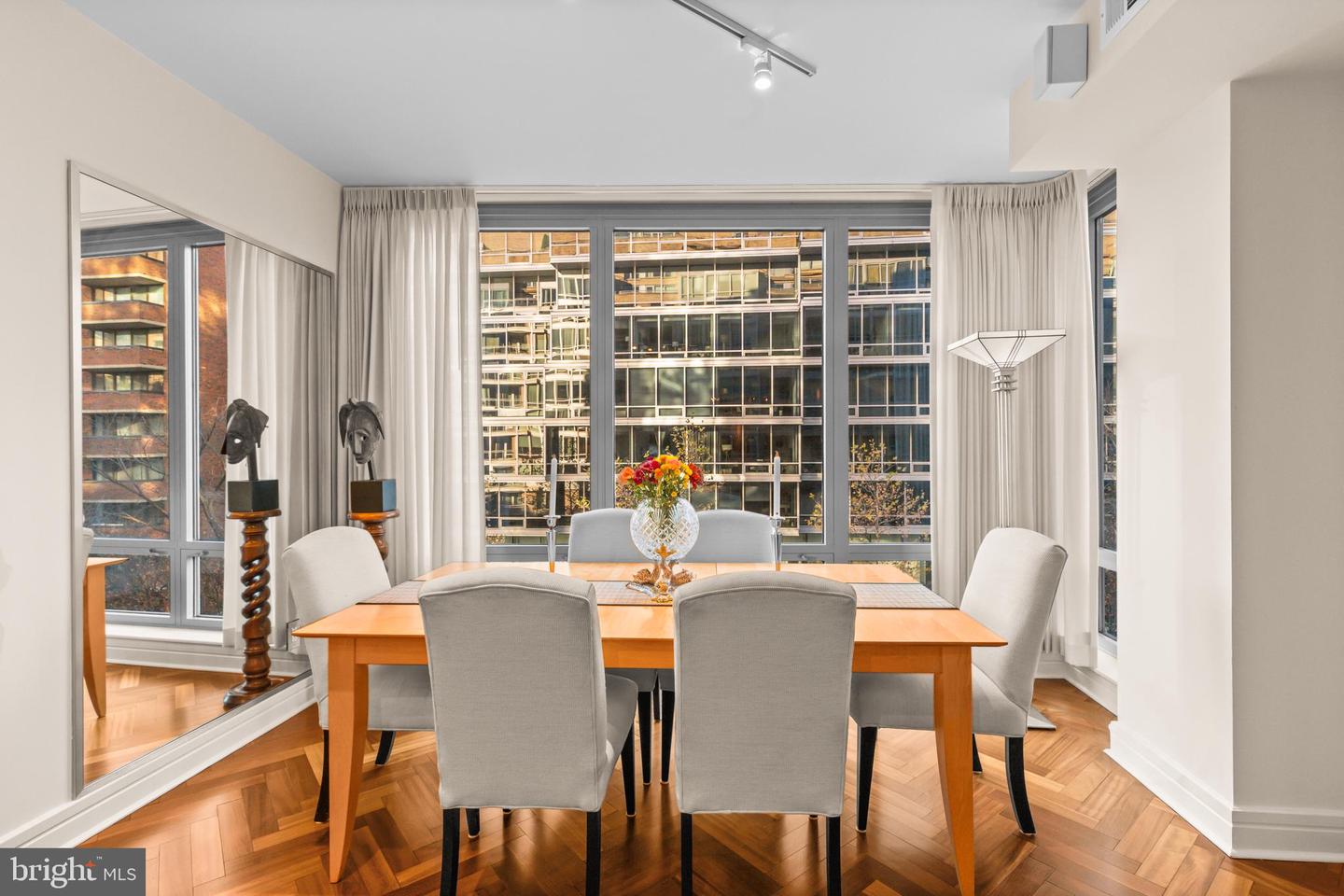 1111 23RD ST NW #4G, WASHINGTON, District Of Columbia 20037, 2 Bedrooms Bedrooms, ,2 BathroomsBathrooms,Residential,For sale,1111 23RD ST NW #4G,DCDC2232414 MLS # DCDC2232414 1111 23RD ST NW #4G, WASHINGTON, District Of Columbia 20037, 2 Bedrooms Bedrooms, ,2 BathroomsBathrooms,Residential,For sale,1111 23RD ST NW #4G,DCDC2232414 MLS # DCDC2232414