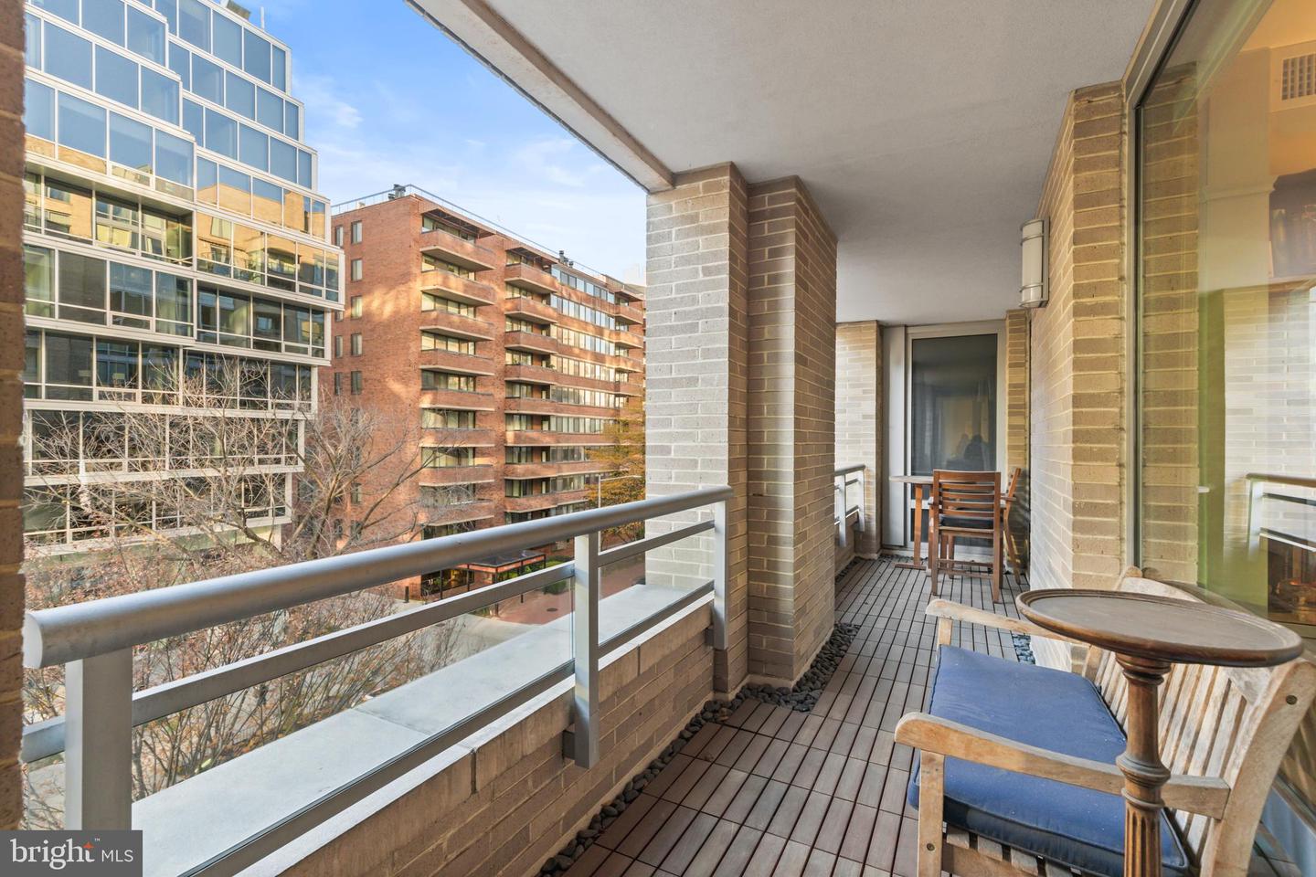 1111 23RD ST NW #4G, WASHINGTON, District Of Columbia 20037, 2 Bedrooms Bedrooms, ,2 BathroomsBathrooms,Residential,For sale,1111 23RD ST NW #4G,DCDC2232414 MLS # DCDC2232414 1111 23RD ST NW #4G, WASHINGTON, District Of Columbia 20037, 2 Bedrooms Bedrooms, ,2 BathroomsBathrooms,Residential,For sale,1111 23RD ST NW #4G,DCDC2232414 MLS # DCDC2232414