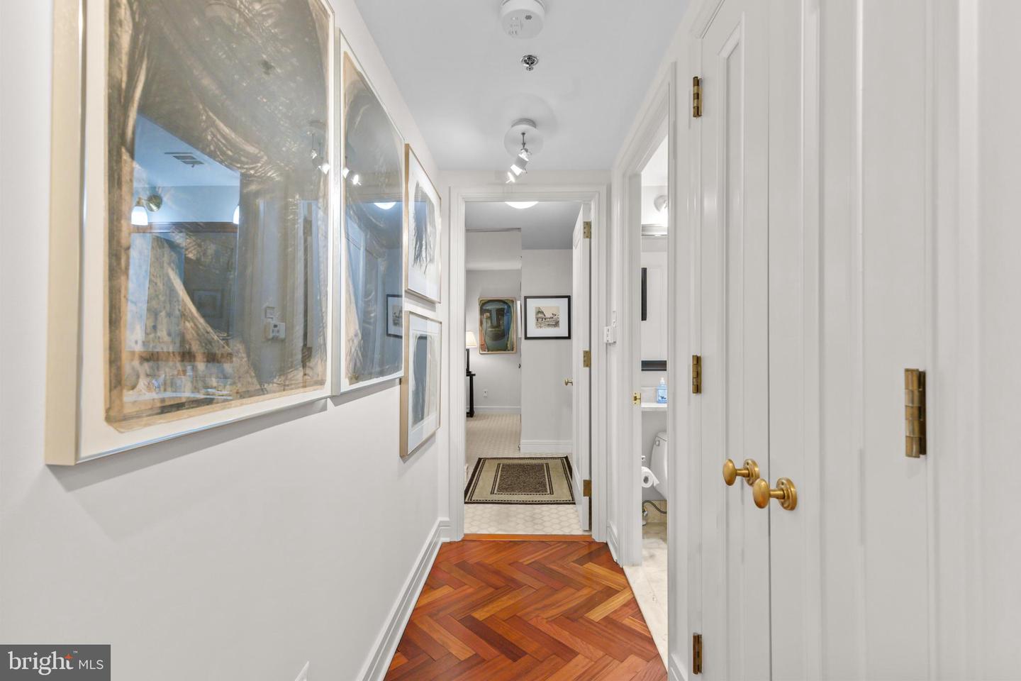 1111 23RD ST NW #4G, WASHINGTON, District Of Columbia 20037, 2 Bedrooms Bedrooms, ,2 BathroomsBathrooms,Residential,For sale,1111 23RD ST NW #4G,DCDC2232414 MLS # DCDC2232414 1111 23RD ST NW #4G, WASHINGTON, District Of Columbia 20037, 2 Bedrooms Bedrooms, ,2 BathroomsBathrooms,Residential,For sale,1111 23RD ST NW #4G,DCDC2232414 MLS # DCDC2232414