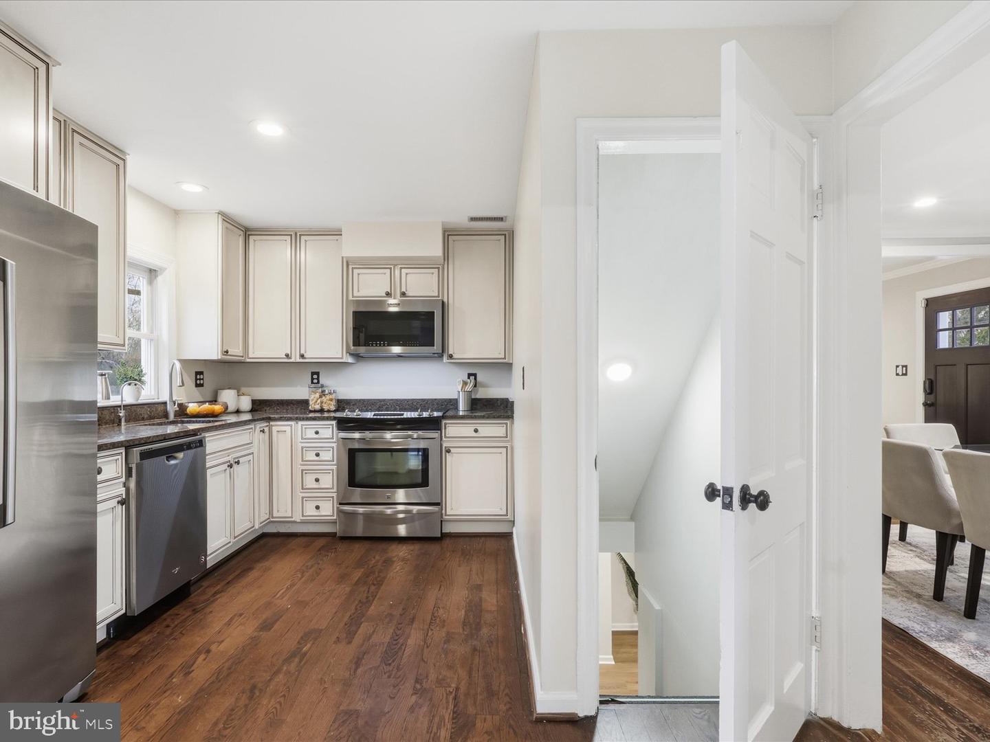 6437 SPRING TER, FALLS CHURCH, Virginia 22042, 3 Bedrooms Bedrooms, ,3 BathroomsBathrooms,Residential,For sale,6437 SPRING TER,VAFX2281004 MLS # VAFX2281004 6437 SPRING TER, FALLS CHURCH, Virginia 22042, 3 Bedrooms Bedrooms, ,3 BathroomsBathrooms,Residential,For sale,6437 SPRING TER,VAFX2281004 MLS # VAFX2281004