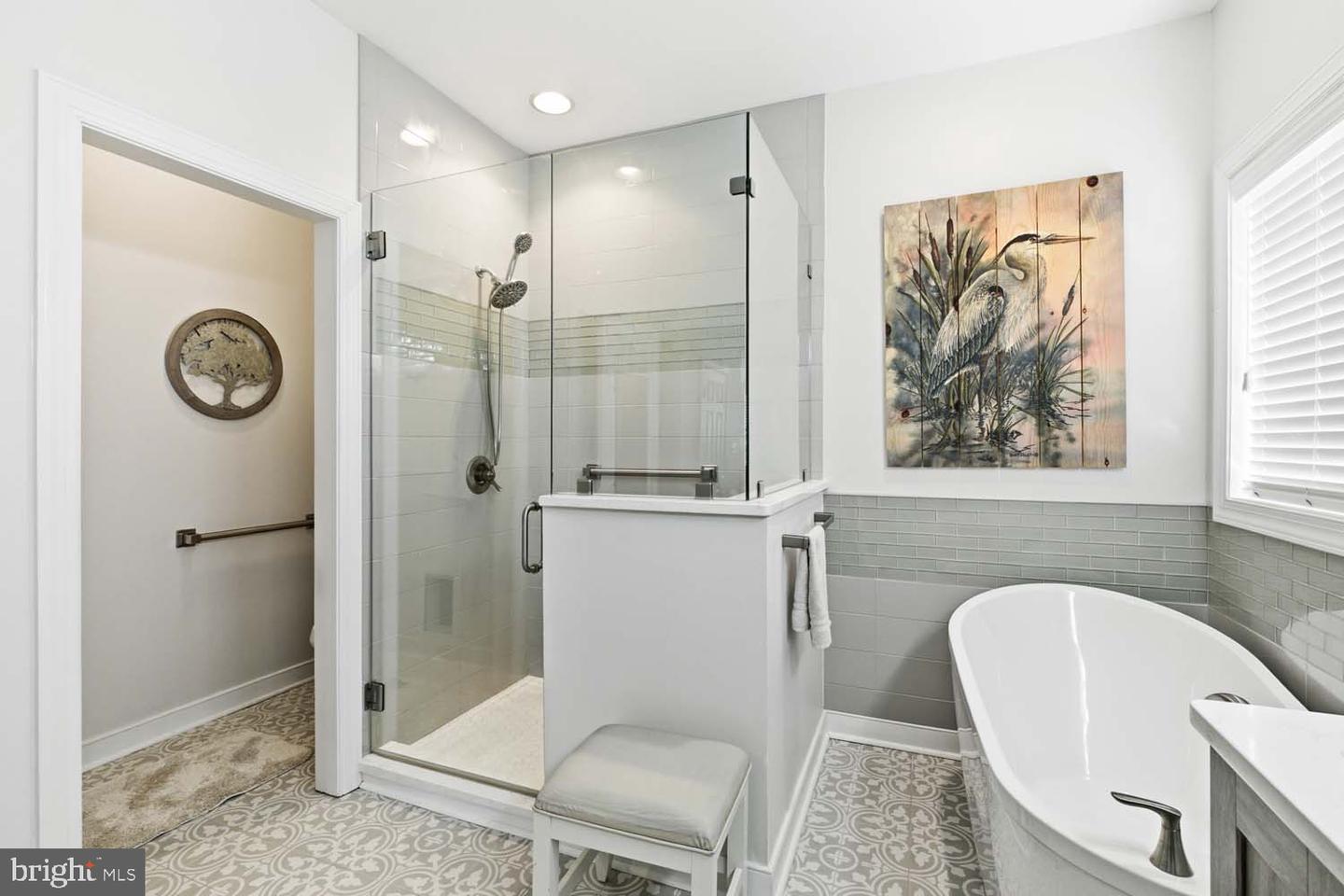 464 MIDDLE GATE, IRVINGTON, Virginia 22480, 3 Bedrooms Bedrooms, 7 Rooms Rooms,2 BathroomsBathrooms,Residential,For sale,464 MIDDLE GATE,VALV2000936 MLS # VALV2000936