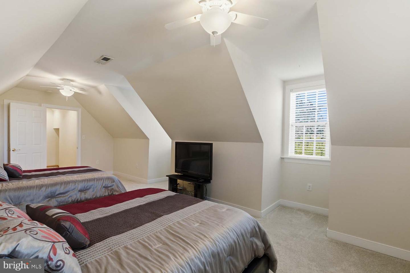 464 MIDDLE GATE, IRVINGTON, Virginia 22480, 3 Bedrooms Bedrooms, 7 Rooms Rooms,2 BathroomsBathrooms,Residential,For sale,464 MIDDLE GATE,VALV2000936 MLS # VALV2000936