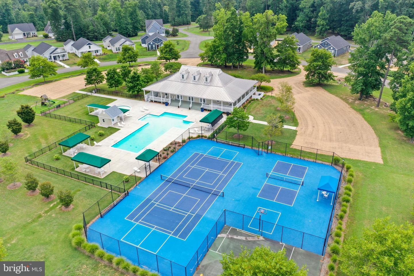 464 MIDDLE GATE, IRVINGTON, Virginia 22480, 3 Bedrooms Bedrooms, 7 Rooms Rooms,2 BathroomsBathrooms,Residential,For sale,464 MIDDLE GATE,VALV2000936 MLS # VALV2000936