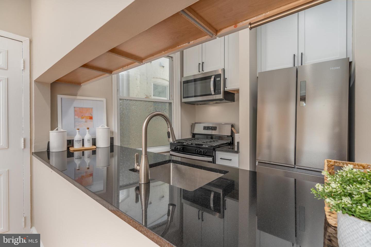 1218 D ST SE #4, WASHINGTON, District Of Columbia 20003, 1 Bedroom Bedrooms, ,1 BathroomBathrooms,Residential,For sale,1218 D ST SE #4,DCDC2241054 MLS # DCDC2241054