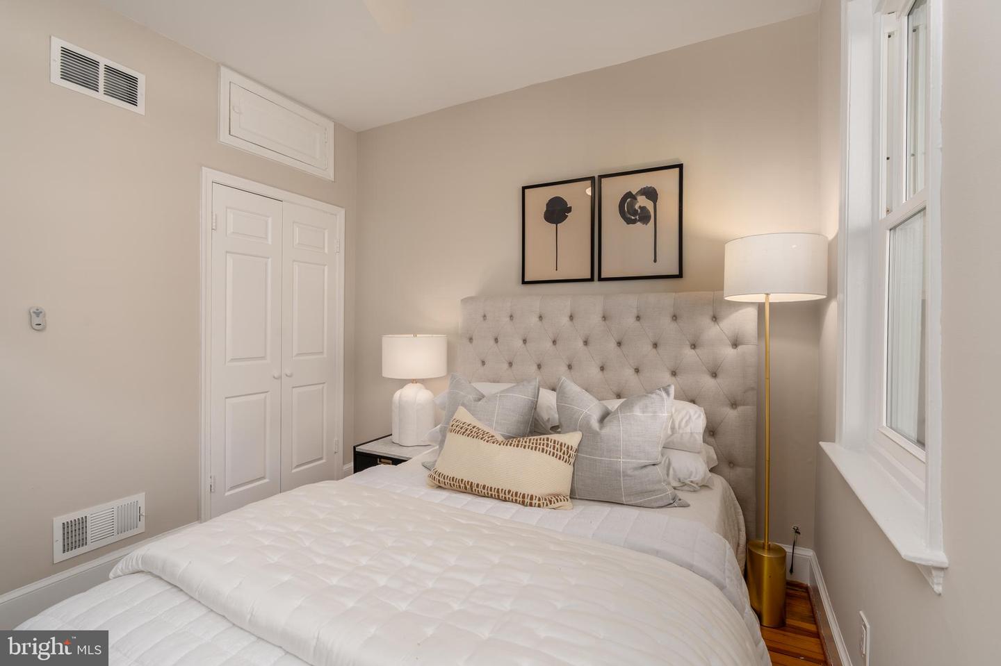 1218 D ST SE #4, WASHINGTON, District Of Columbia 20003, 1 Bedroom Bedrooms, ,1 BathroomBathrooms,Residential,For sale,1218 D ST SE #4,DCDC2241054 MLS # DCDC2241054