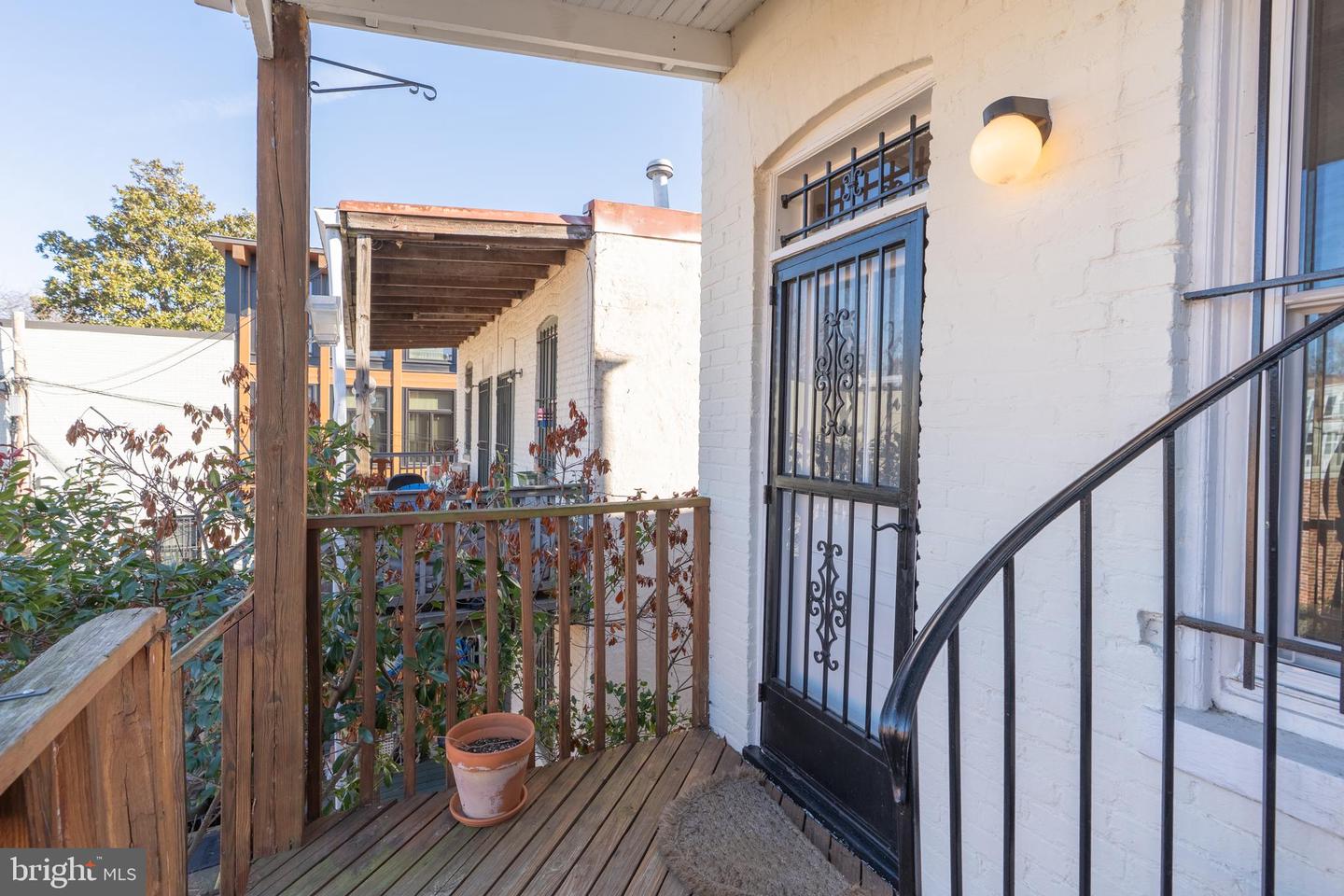 1218 D ST SE #4, WASHINGTON, District Of Columbia 20003, 1 Bedroom Bedrooms, ,1 BathroomBathrooms,Residential,For sale,1218 D ST SE #4,DCDC2241054 MLS # DCDC2241054