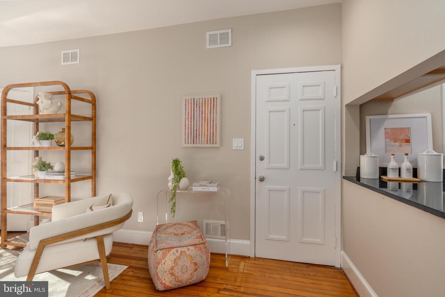 1218 D ST SE #4, WASHINGTON, District Of Columbia 20003, 1 Bedroom Bedrooms, ,1 BathroomBathrooms,Residential,For sale,1218 D ST SE #4,DCDC2241054 MLS # DCDC2241054