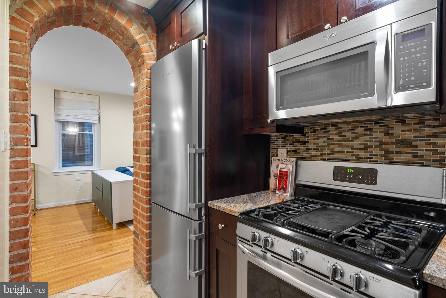 410 11TH ST NE #6, WASHINGTON, District Of Columbia 20002, 2 Bedrooms Bedrooms, ,1 BathroomBathrooms,Residential,For sale,410 11TH ST NE #6,DCDC2241736 MLS # DCDC2241736