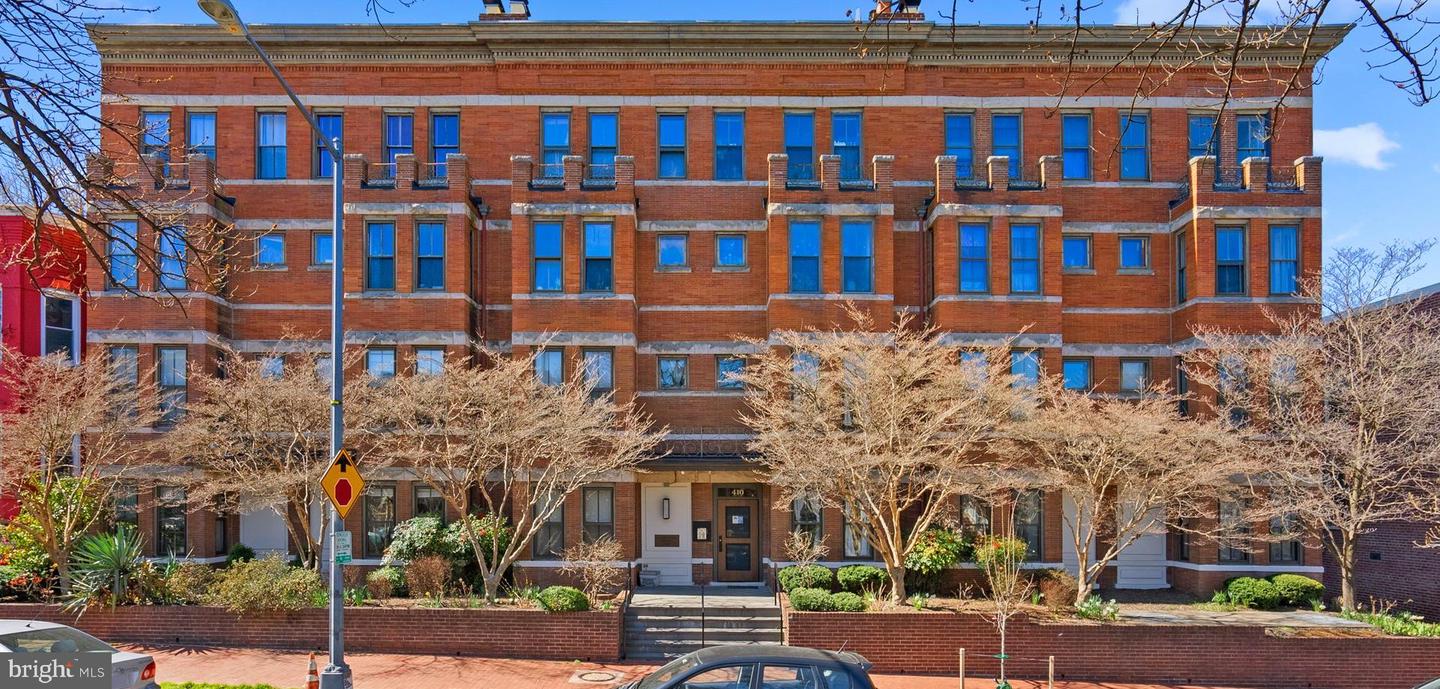 410 11TH ST NE #6, WASHINGTON, District Of Columbia 20002, 2 Bedrooms Bedrooms, ,1 BathroomBathrooms,Residential,For sale,410 11TH ST NE #6,DCDC2241736 MLS # DCDC2241736