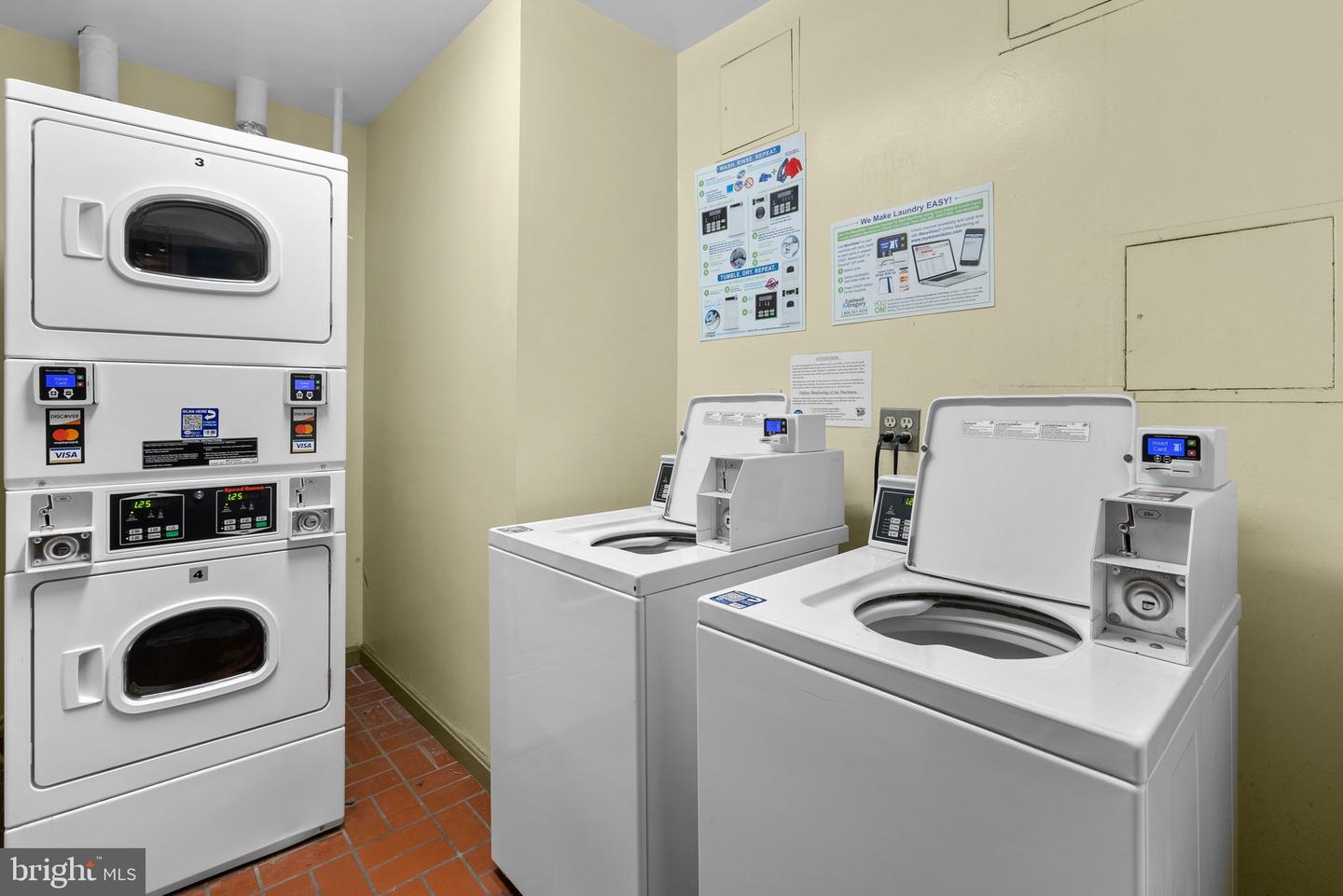 410 11TH ST NE #6, WASHINGTON, District Of Columbia 20002, 2 Bedrooms Bedrooms, ,1 BathroomBathrooms,Residential,For sale,410 11TH ST NE #6,DCDC2241736 MLS # DCDC2241736