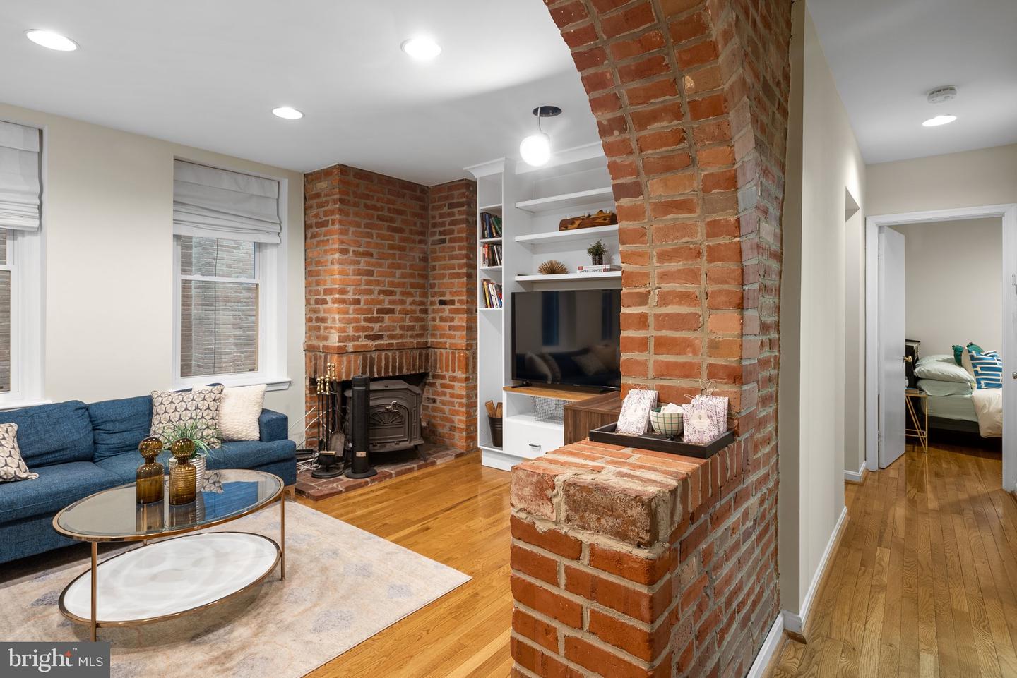 410 11TH ST NE #6, WASHINGTON, District Of Columbia 20002, 2 Bedrooms Bedrooms, ,1 BathroomBathrooms,Residential,For sale,410 11TH ST NE #6,DCDC2241736 MLS # DCDC2241736