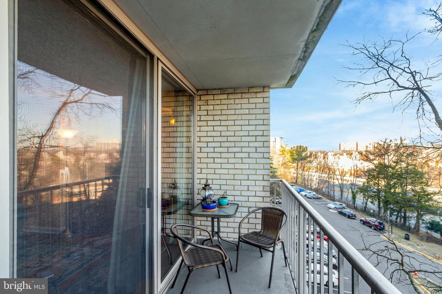 2500 N VAN DORN ST #521, ALEXANDRIA, Virginia 22302, 2 Bedrooms Bedrooms, ,2 BathroomsBathrooms,Residential,For sale,2500 N VAN DORN ST #521,VAAX2053294 MLS # VAAX2053294 2500 N VAN DORN ST #521, ALEXANDRIA, Virginia 22302, 2 Bedrooms Bedrooms, ,2 BathroomsBathrooms,Residential,For sale,2500 N VAN DORN ST #521,VAAX2053294 MLS # VAAX2053294