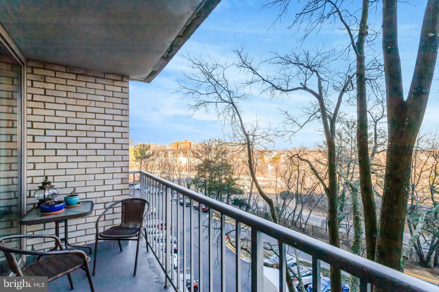 2500 N VAN DORN ST #521, ALEXANDRIA, Virginia 22302, 2 Bedrooms Bedrooms, ,2 BathroomsBathrooms,Residential,For sale,2500 N VAN DORN ST #521,VAAX2053294 MLS # VAAX2053294 2500 N VAN DORN ST #521, ALEXANDRIA, Virginia 22302, 2 Bedrooms Bedrooms, ,2 BathroomsBathrooms,Residential,For sale,2500 N VAN DORN ST #521,VAAX2053294 MLS # VAAX2053294