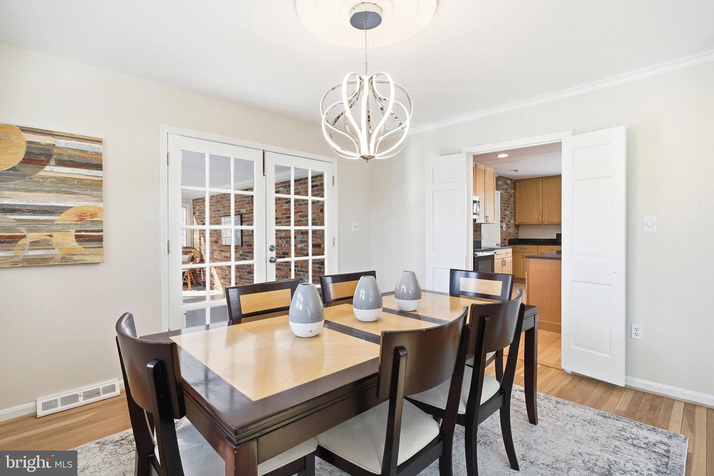 521 CREEK CROSSING RD NE, VIENNA, Virginia 22180, 5 Bedrooms Bedrooms, ,3 BathroomsBathrooms,Residential,For sale,521 CREEK CROSSING RD NE,VAFX2286688 MLS # VAFX2286688