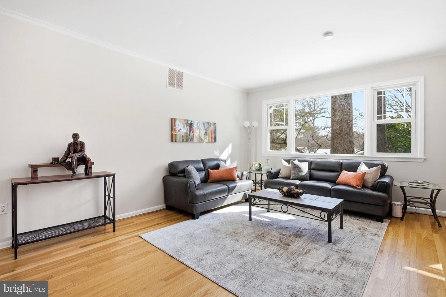 521 CREEK CROSSING RD NE, VIENNA, Virginia 22180, 5 Bedrooms Bedrooms, ,3 BathroomsBathrooms,Residential,For sale,521 CREEK CROSSING RD NE,VAFX2286688 MLS # VAFX2286688