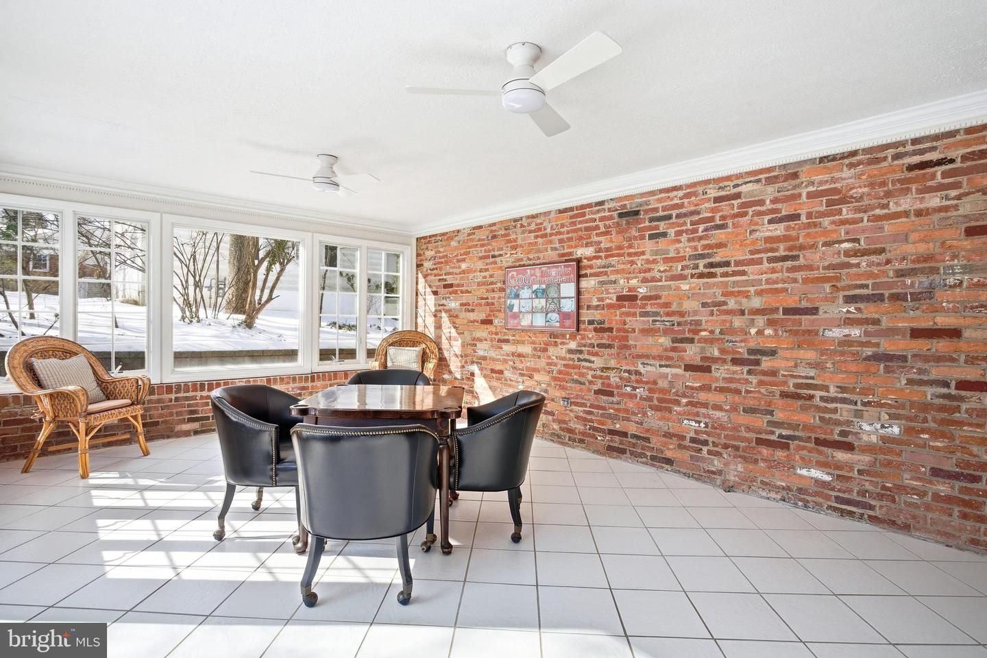 521 CREEK CROSSING RD NE, VIENNA, Virginia 22180, 5 Bedrooms Bedrooms, ,3 BathroomsBathrooms,Residential,For sale,521 CREEK CROSSING RD NE,VAFX2286688 MLS # VAFX2286688