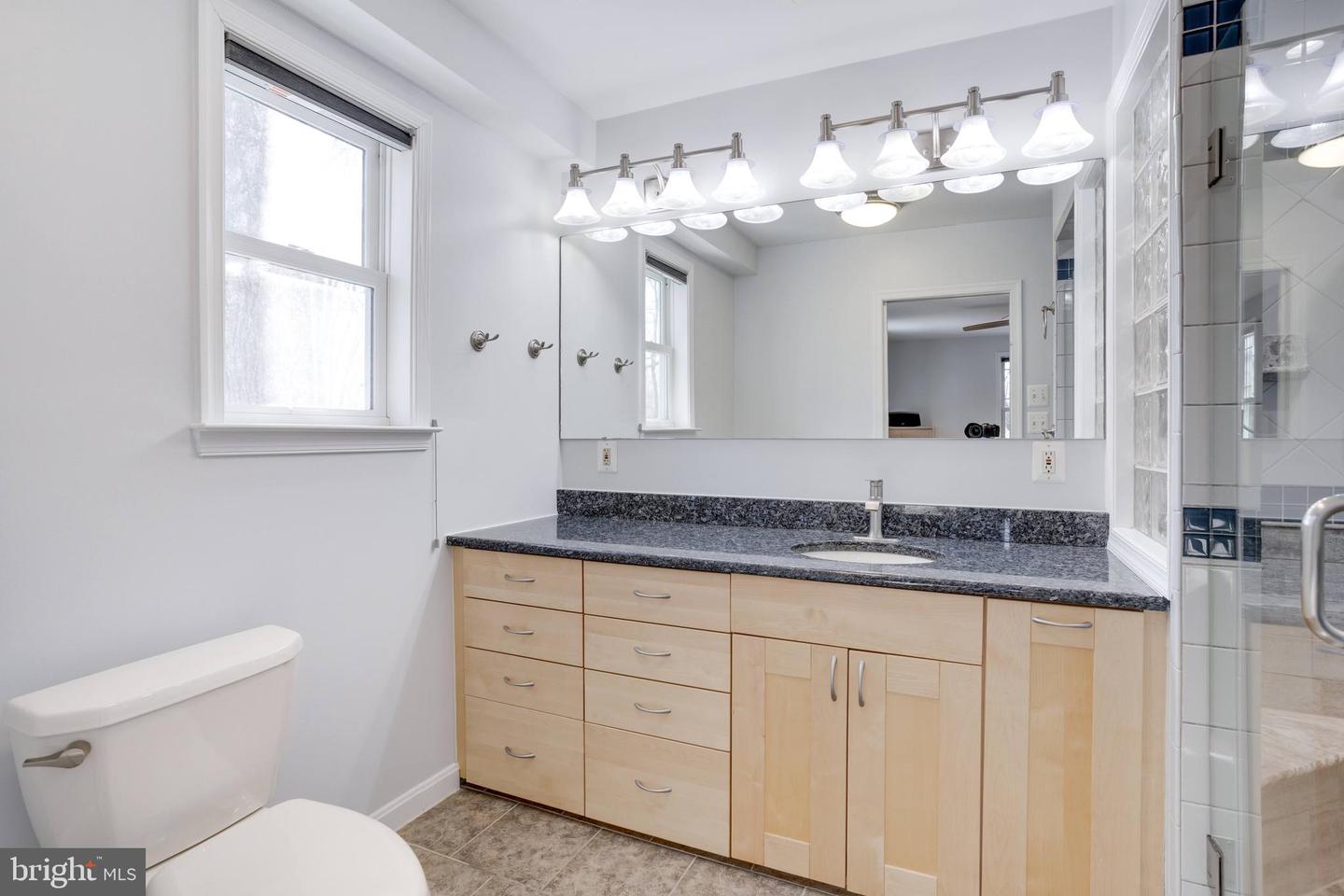 521 CREEK CROSSING RD NE, VIENNA, Virginia 22180, 5 Bedrooms Bedrooms, ,3 BathroomsBathrooms,Residential,For sale,521 CREEK CROSSING RD NE,VAFX2286688 MLS # VAFX2286688