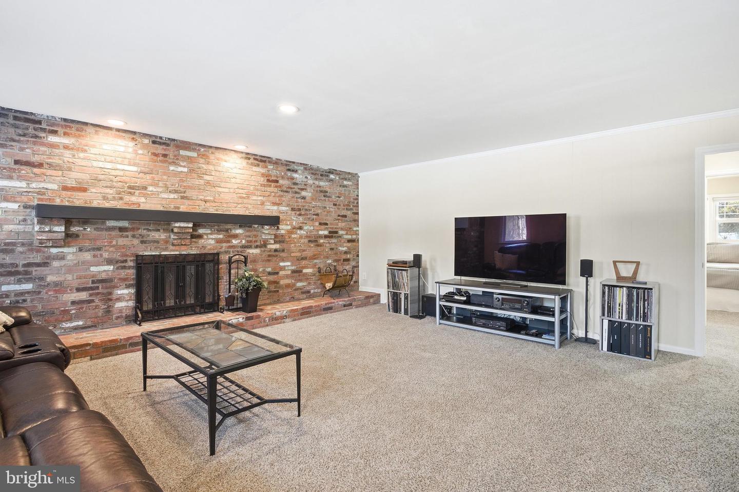 521 CREEK CROSSING RD NE, VIENNA, Virginia 22180, 5 Bedrooms Bedrooms, ,3 BathroomsBathrooms,Residential,For sale,521 CREEK CROSSING RD NE,VAFX2286688 MLS # VAFX2286688