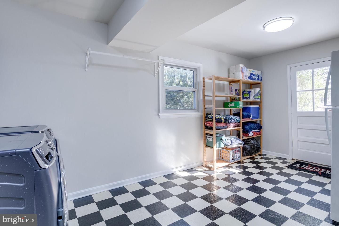 521 CREEK CROSSING RD NE, VIENNA, Virginia 22180, 5 Bedrooms Bedrooms, ,3 BathroomsBathrooms,Residential,For sale,521 CREEK CROSSING RD NE,VAFX2286688 MLS # VAFX2286688