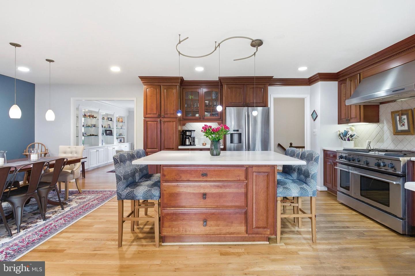 8130 BRIAR CREEK DR, ANNANDALE, Virginia 22003, 6 Bedrooms Bedrooms, ,4 BathroomsBathrooms,Residential,For sale,8130 BRIAR CREEK DR,VAFX2287186 MLS # VAFX2287186