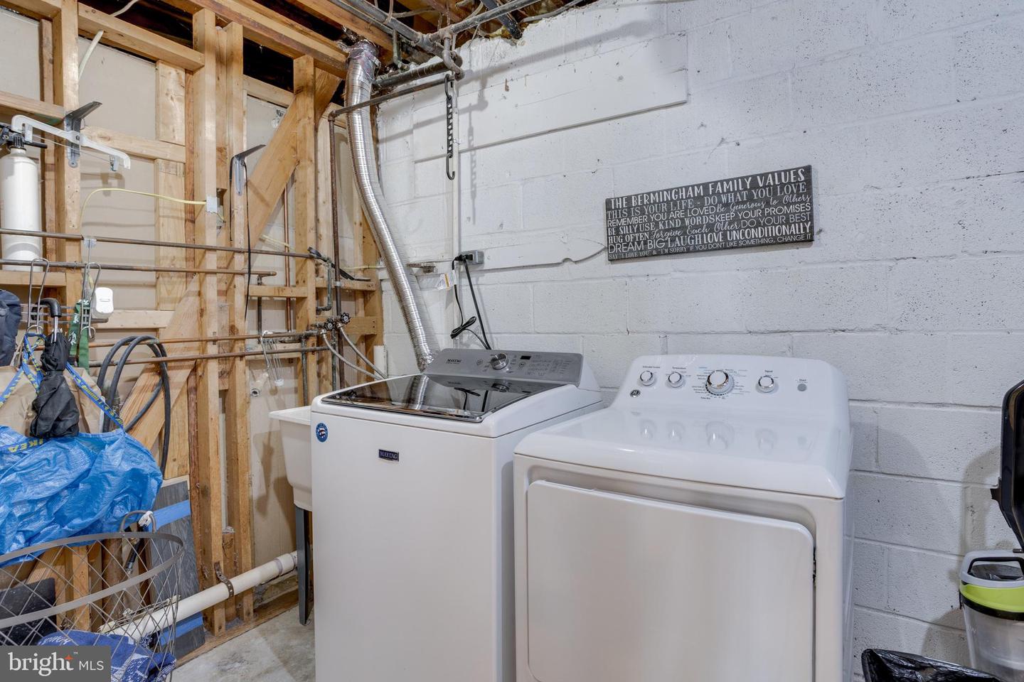 8130 BRIAR CREEK DR, ANNANDALE, Virginia 22003, 6 Bedrooms Bedrooms, ,4 BathroomsBathrooms,Residential,For sale,8130 BRIAR CREEK DR,VAFX2287186 MLS # VAFX2287186