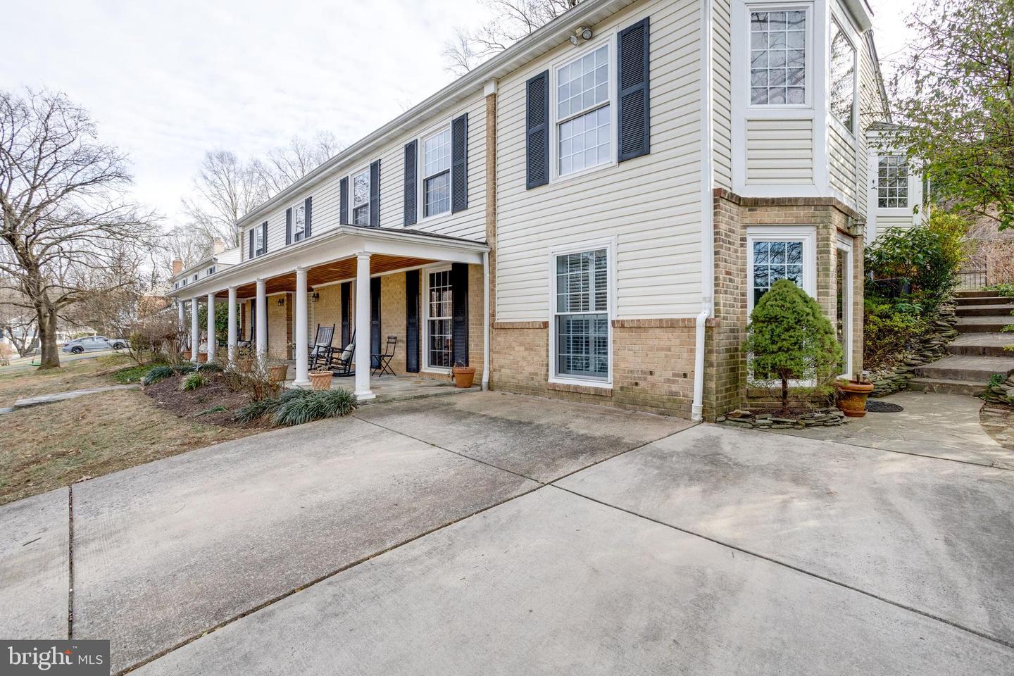 8130 BRIAR CREEK DR, ANNANDALE, Virginia 22003, 6 Bedrooms Bedrooms, ,4 BathroomsBathrooms,Residential,For sale,8130 BRIAR CREEK DR,VAFX2287186 MLS # VAFX2287186