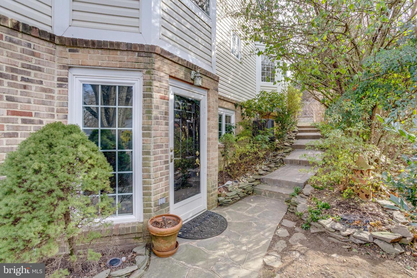 8130 BRIAR CREEK DR, ANNANDALE, Virginia 22003, 6 Bedrooms Bedrooms, ,4 BathroomsBathrooms,Residential,For sale,8130 BRIAR CREEK DR,VAFX2287186 MLS # VAFX2287186