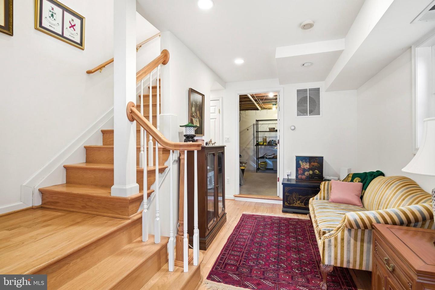 8130 BRIAR CREEK DR, ANNANDALE, Virginia 22003, 6 Bedrooms Bedrooms, ,4 BathroomsBathrooms,Residential,For sale,8130 BRIAR CREEK DR,VAFX2287186 MLS # VAFX2287186