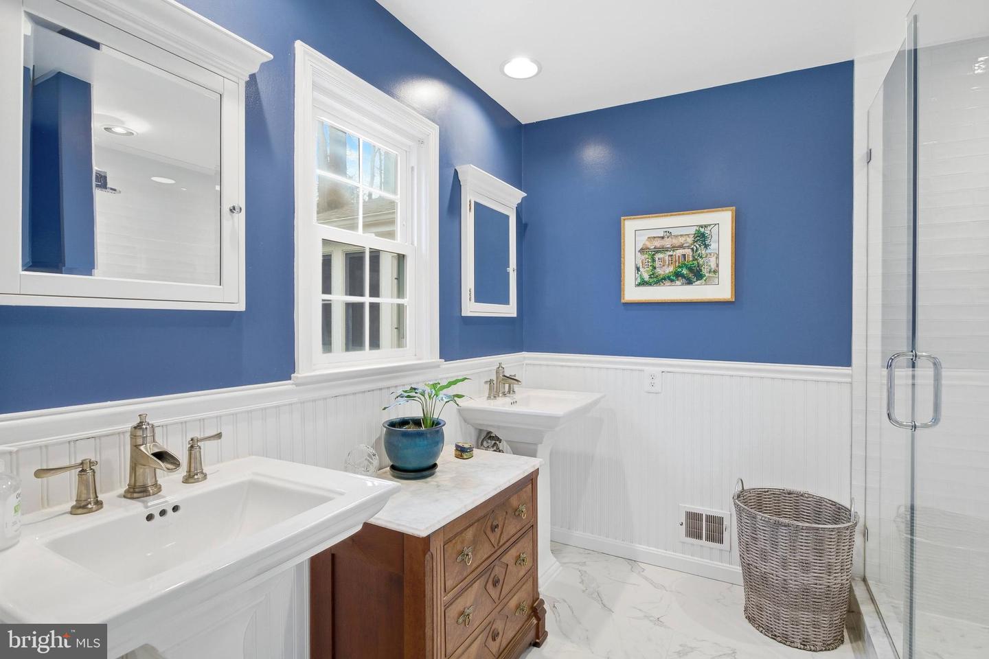 8130 BRIAR CREEK DR, ANNANDALE, Virginia 22003, 6 Bedrooms Bedrooms, ,4 BathroomsBathrooms,Residential,For sale,8130 BRIAR CREEK DR,VAFX2287186 MLS # VAFX2287186