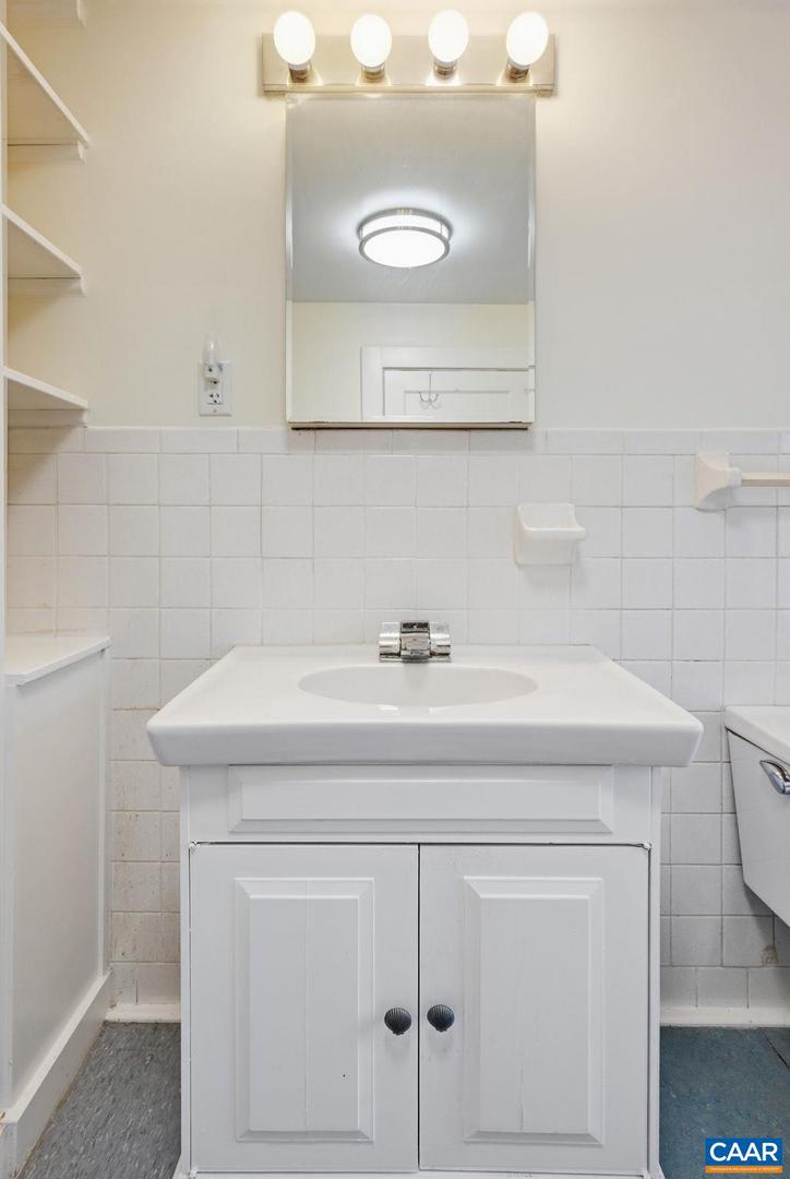 204 HOLLADAY AVE, GORDONSVILLE, Virginia 22942, 3 Bedrooms Bedrooms, ,1 BathroomBathrooms,Residential,For sale,204 HOLLADAY AVE,672786 MLS # 672786 204 HOLLADAY AVE, GORDONSVILLE, Virginia 22942, 3 Bedrooms Bedrooms, ,1 BathroomBathrooms,Residential,For sale,204 HOLLADAY AVE,672786 MLS # 672786