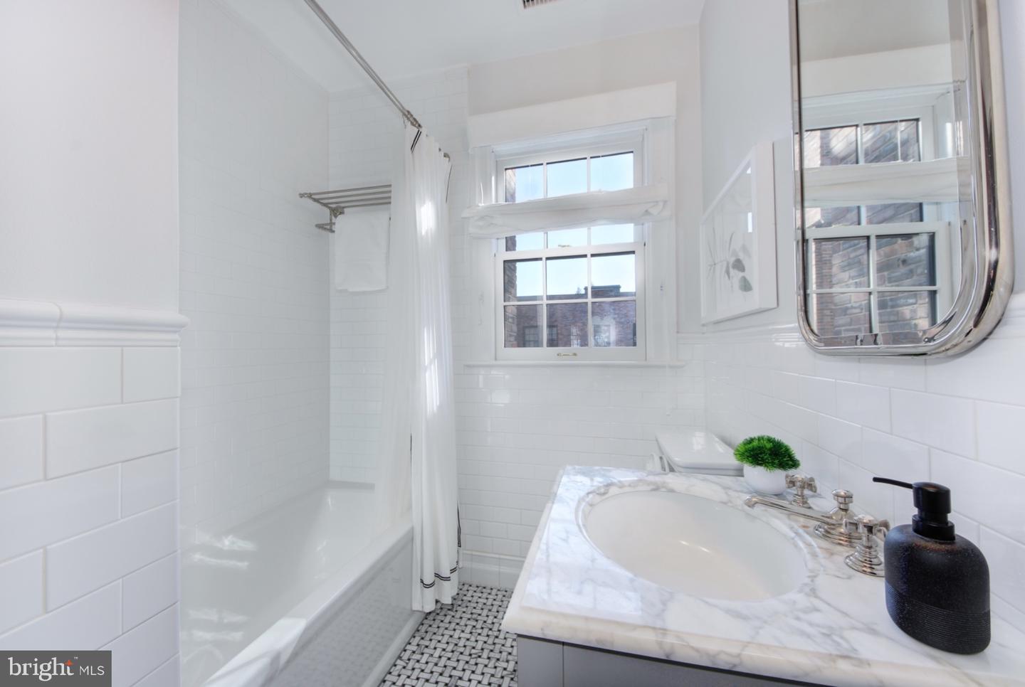 3000 TILDEN ST NW #501-I, WASHINGTON, District Of Columbia 20008, 3 Bedrooms Bedrooms, 9 Rooms Rooms,2 BathroomsBathrooms,Residential,For sale,3000 TILDEN ST NW #501-I,DCDC2243306 MLS # DCDC2243306