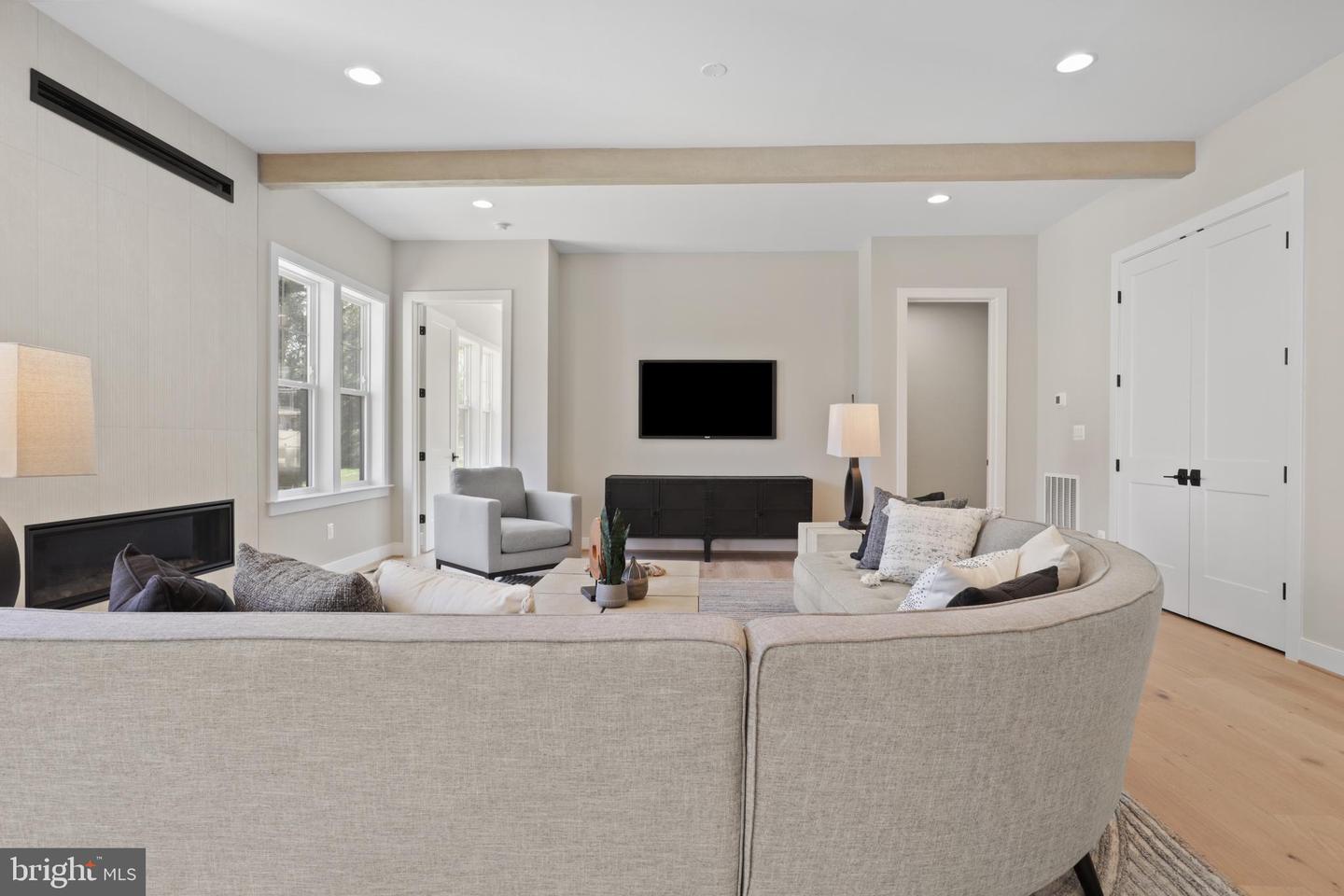 404 WINDOVER CT NW, VIENNA, Virginia 22180, 6 Bedrooms Bedrooms, ,5 BathroomsBathrooms,Residential,For sale,404 WINDOVER CT NW,VAFX2287744 MLS # VAFX2287744 404 WINDOVER CT NW, VIENNA, Virginia 22180, 6 Bedrooms Bedrooms, ,5 BathroomsBathrooms,Residential,For sale,404 WINDOVER CT NW,VAFX2287744 MLS # VAFX2287744