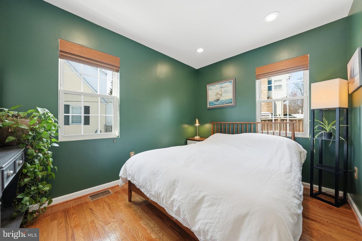 5611 WILSON BLVD, ARLINGTON, Virginia 22205, 3 Bedrooms Bedrooms, ,3 BathroomsBathrooms,Residential,For sale,5611 WILSON BLVD,VAAR2068208 MLS # VAAR2068208