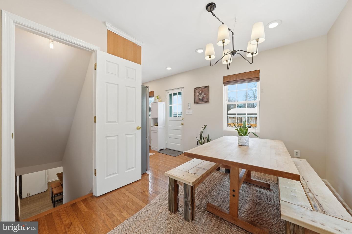 5611 WILSON BLVD, ARLINGTON, Virginia 22205, 3 Bedrooms Bedrooms, ,3 BathroomsBathrooms,Residential,For sale,5611 WILSON BLVD,VAAR2068208 MLS # VAAR2068208