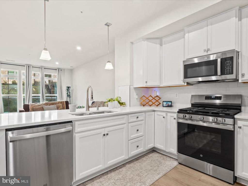 17437 SOUTHERN SHORES DR, DUMFRIES, Virginia 22026, 3 Bedrooms Bedrooms, 8 Rooms Rooms,2 BathroomsBathrooms,Residential,For sale,17437 SOUTHERN SHORES DR,VAPW2111378 MLS # VAPW2111378 17437 SOUTHERN SHORES DR, DUMFRIES, Virginia 22026, 3 Bedrooms Bedrooms, 8 Rooms Rooms,2 BathroomsBathrooms,Residential,For sale,17437 SOUTHERN SHORES DR,VAPW2111378 MLS # VAPW2111378