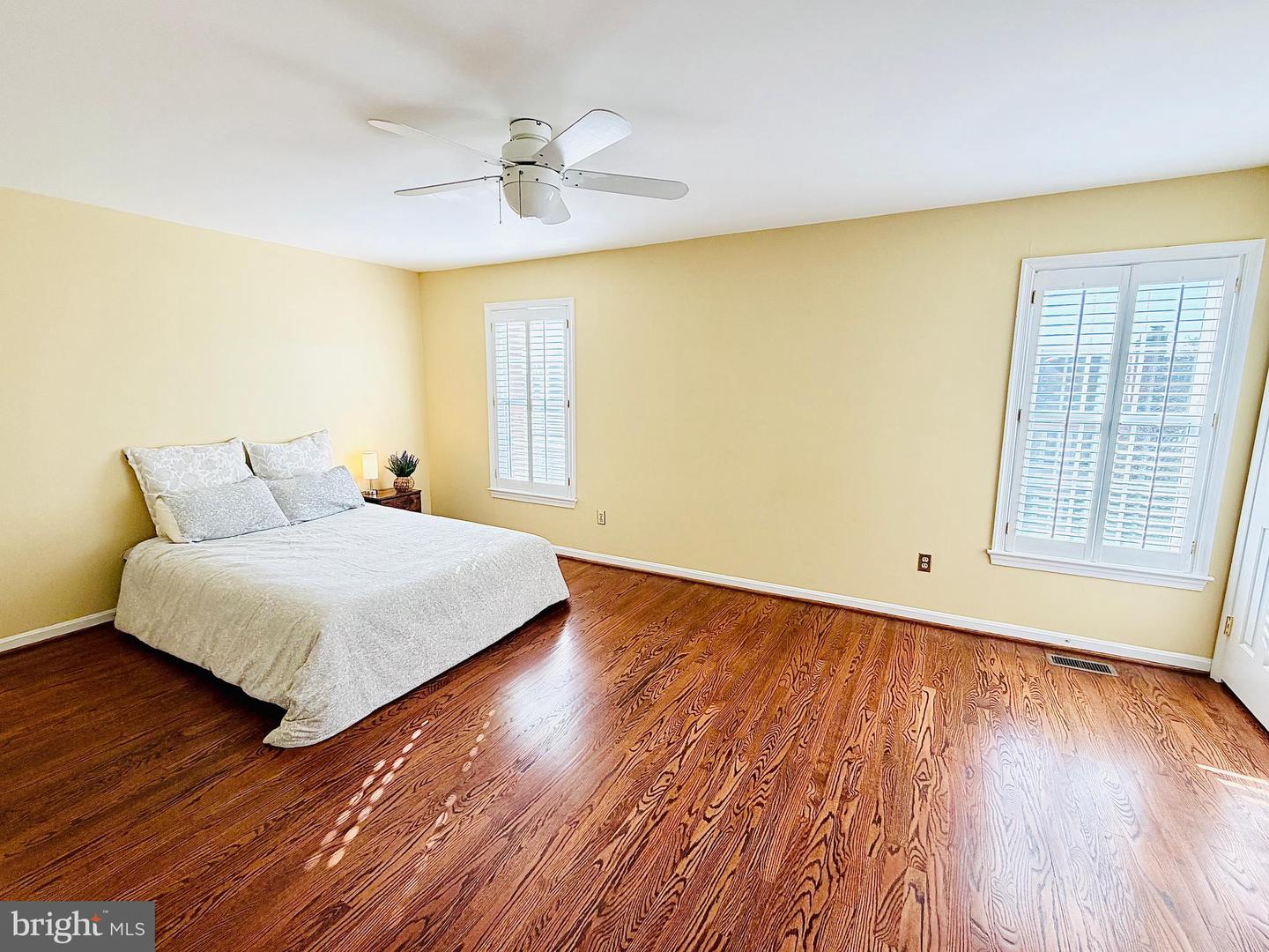 3023 MEETING ST, FALLS CHURCH, Virginia 22044, 4 Bedrooms Bedrooms, 12 Rooms Rooms,3 BathroomsBathrooms,Residential,For sale,3023 MEETING ST,VAFX2287766 MLS # VAFX2287766