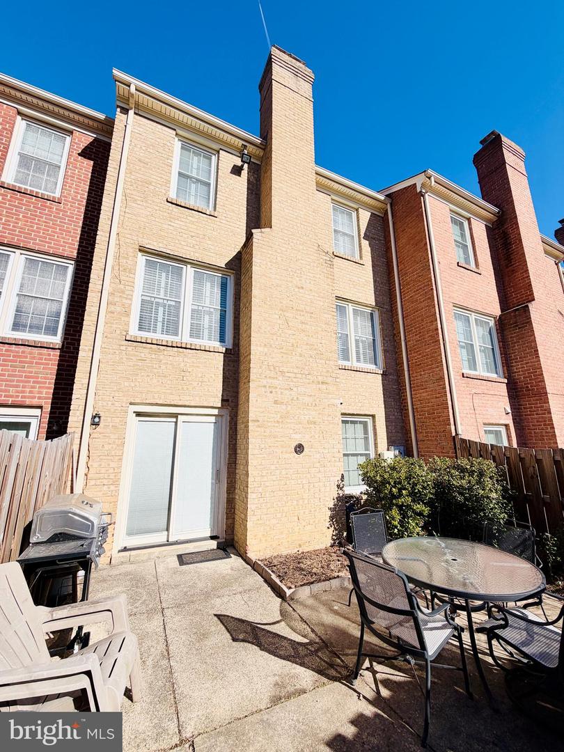 3023 MEETING ST, FALLS CHURCH, Virginia 22044, 4 Bedrooms Bedrooms, 12 Rooms Rooms,3 BathroomsBathrooms,Residential,For sale,3023 MEETING ST,VAFX2287766 MLS # VAFX2287766