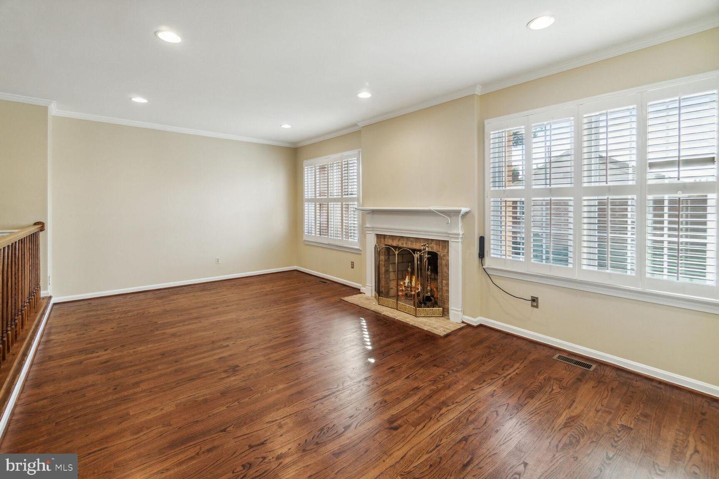 3023 MEETING ST, FALLS CHURCH, Virginia 22044, 4 Bedrooms Bedrooms, 12 Rooms Rooms,3 BathroomsBathrooms,Residential,For sale,3023 MEETING ST,VAFX2287766 MLS # VAFX2287766