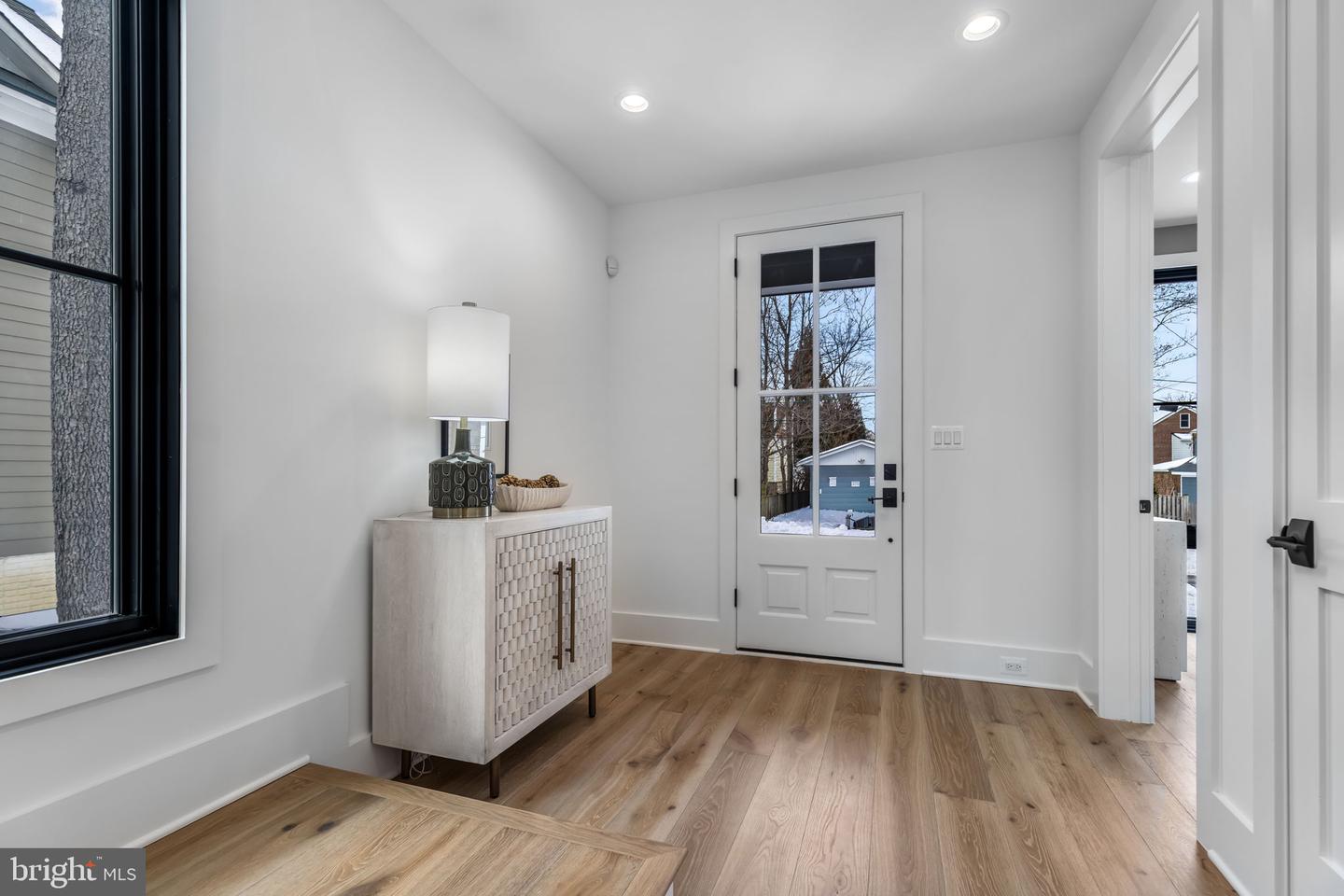 5206 12TH ST N, ARLINGTON, Virginia 22205, 5 Bedrooms Bedrooms, ,5 BathroomsBathrooms,Residential,For sale,5206 12TH ST N,VAAR2068222 MLS # VAAR2068222