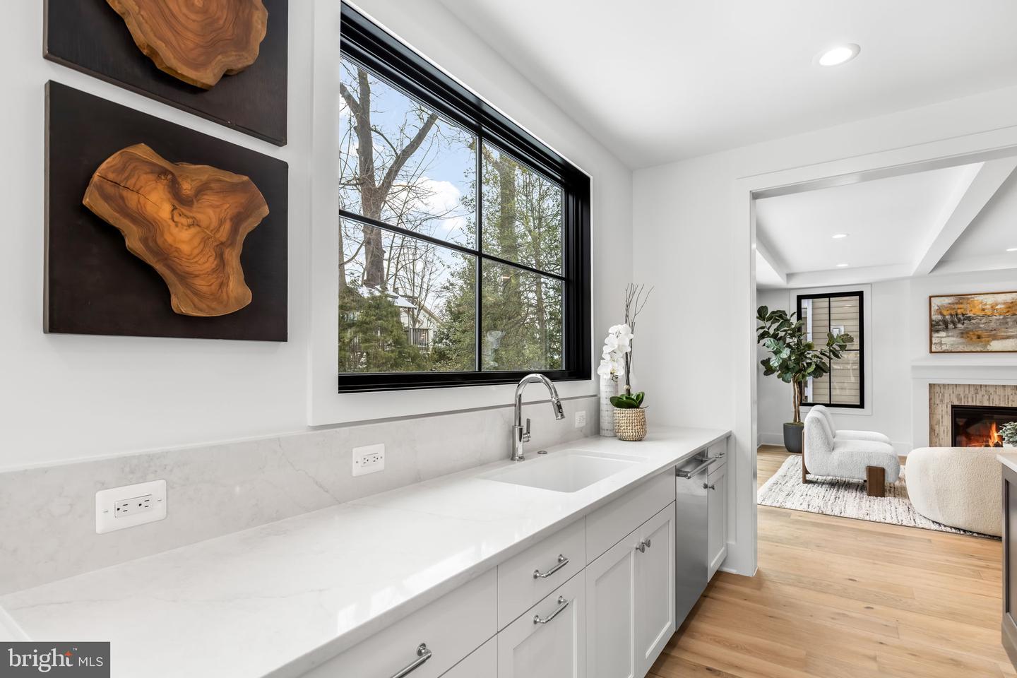 5206 12TH ST N, ARLINGTON, Virginia 22205, 5 Bedrooms Bedrooms, ,5 BathroomsBathrooms,Residential,For sale,5206 12TH ST N,VAAR2068222 MLS # VAAR2068222